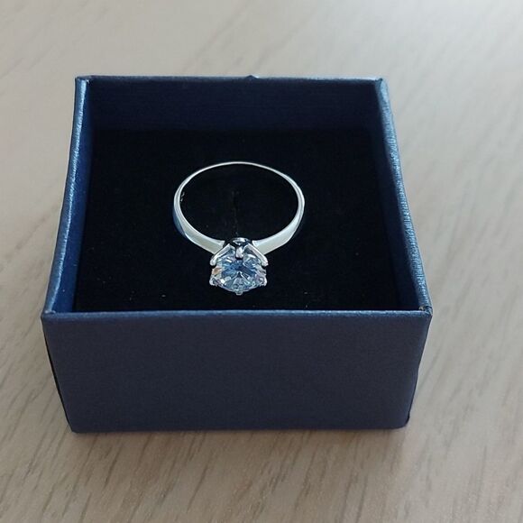 2Ct Cubic Zircon 925 Silver Ring - Picture 8 of 8